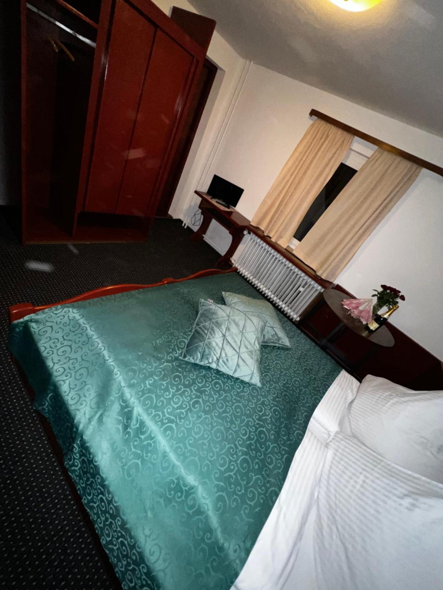 Gasthof Stern Asteri Frickenhausen  Dış mekan fotoğraf